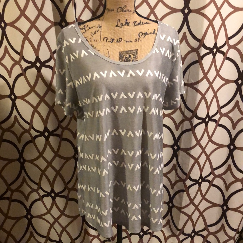 Lularoe Classic T-shirt